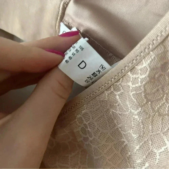 NWOT Chantelle C Magnifique Wirefree Bra - 40D - Picture 6 of 7